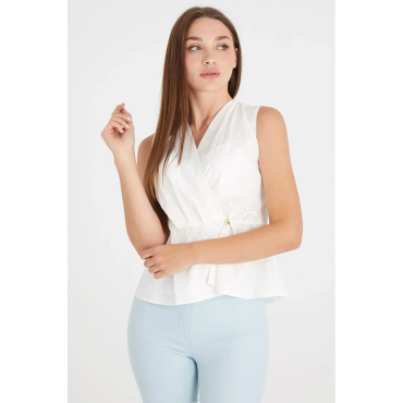 KENDİNDEN DESENLİ BLUZ